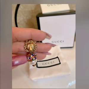 Pearl lion Gucci earrings